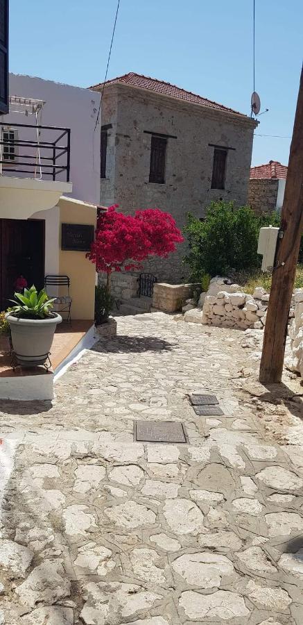 Yiayia'S Home Chalki Town Exterior foto